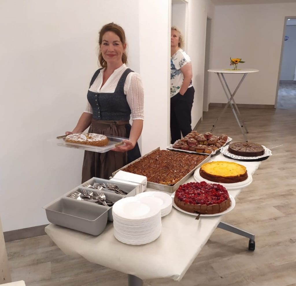 TdoT – Bianca mit Kuchen TdoT – Bianca mit Kuchen